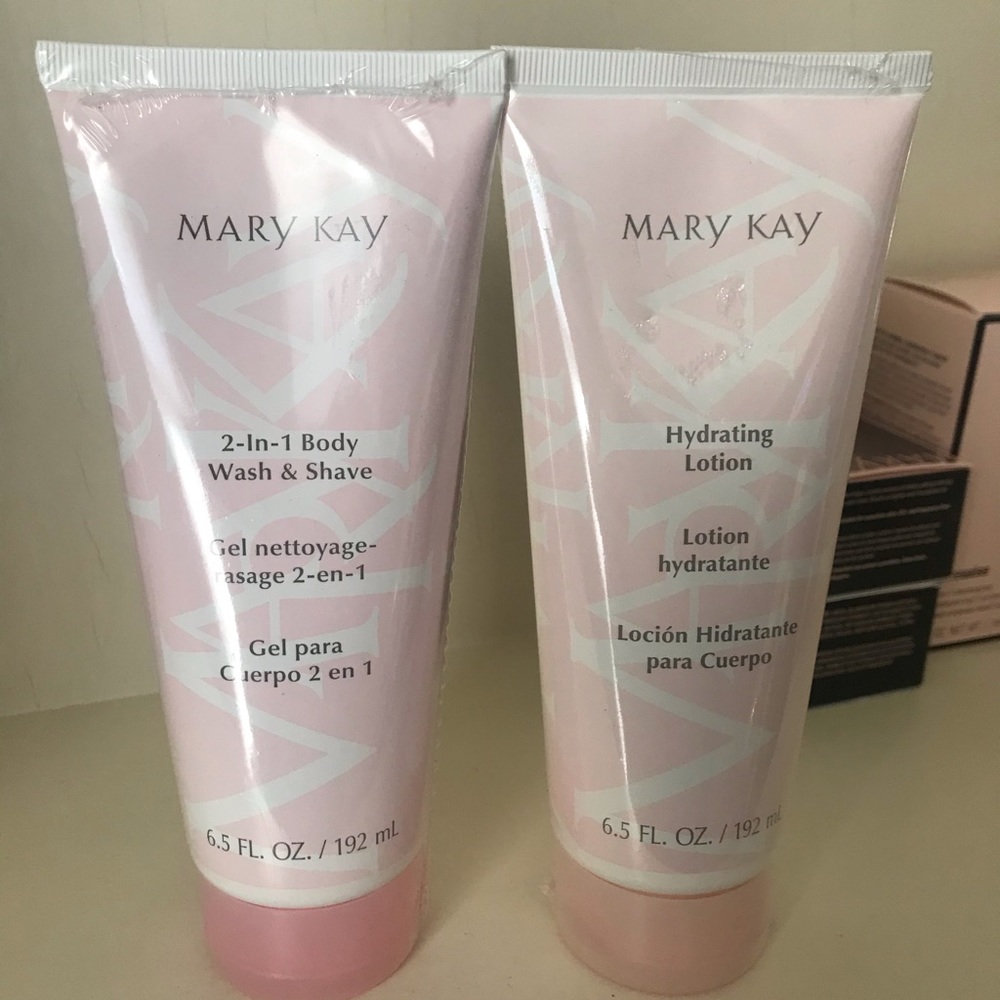 NIB Mary Kay Hello Clean Set